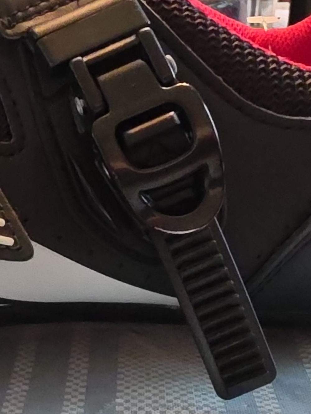 Peloton Men's Road Cycling Shoes in Black & Red - Picture 3 of 8